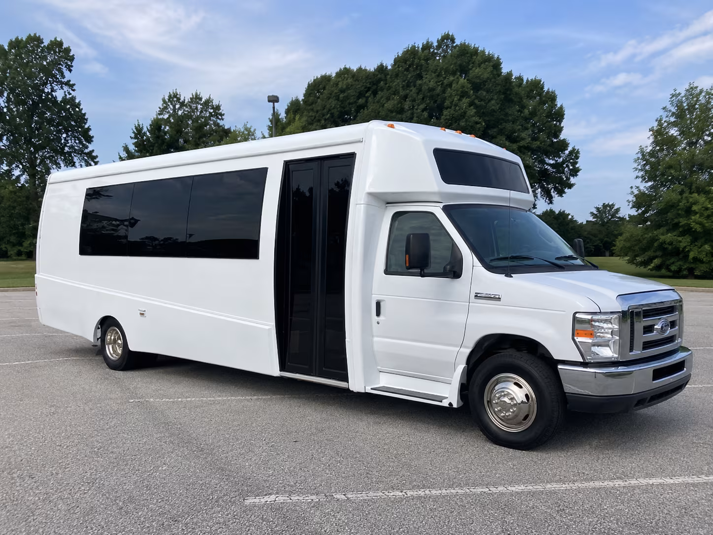 laredo 18 passenger party bus