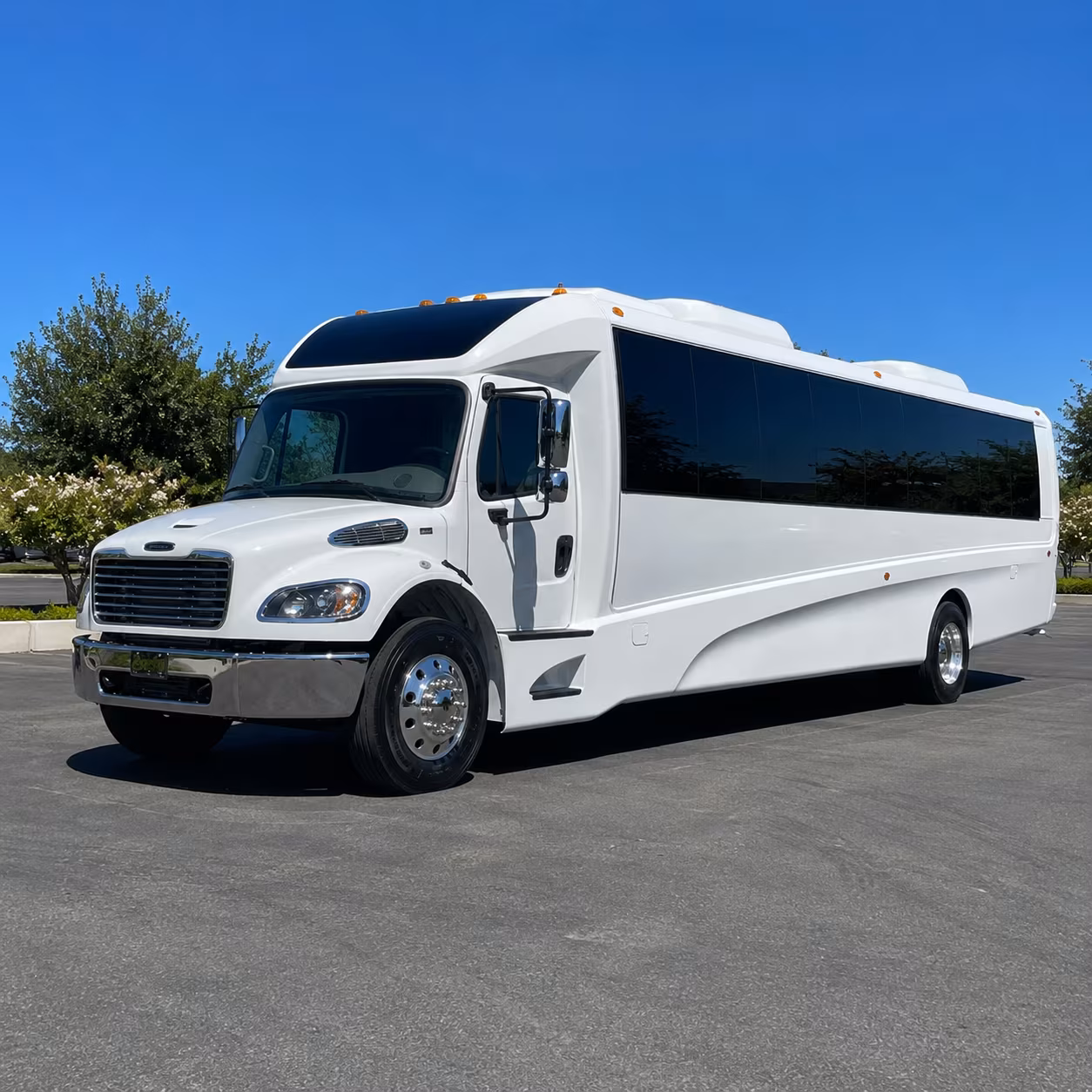 laredo 28 passenger minibus