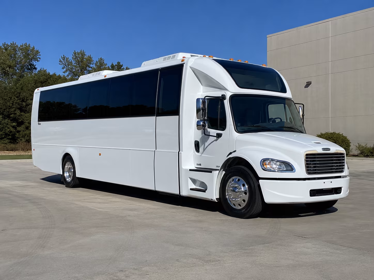 laredo 28 passenger party bus