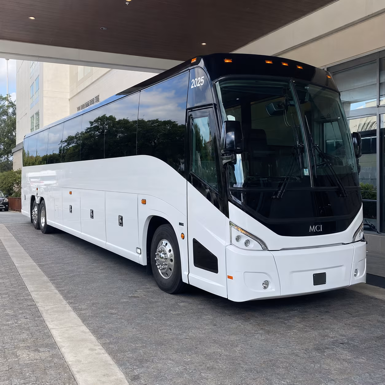 laredo 54 passenger charter bus