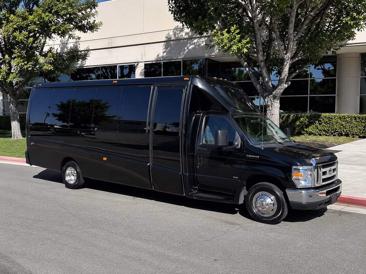 laredo nuevo party bus rental