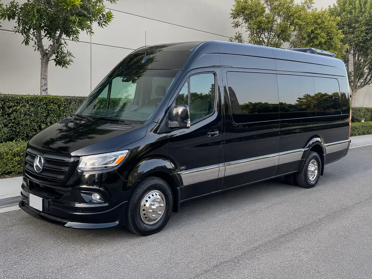 secure transportation for your next airport transfer 4