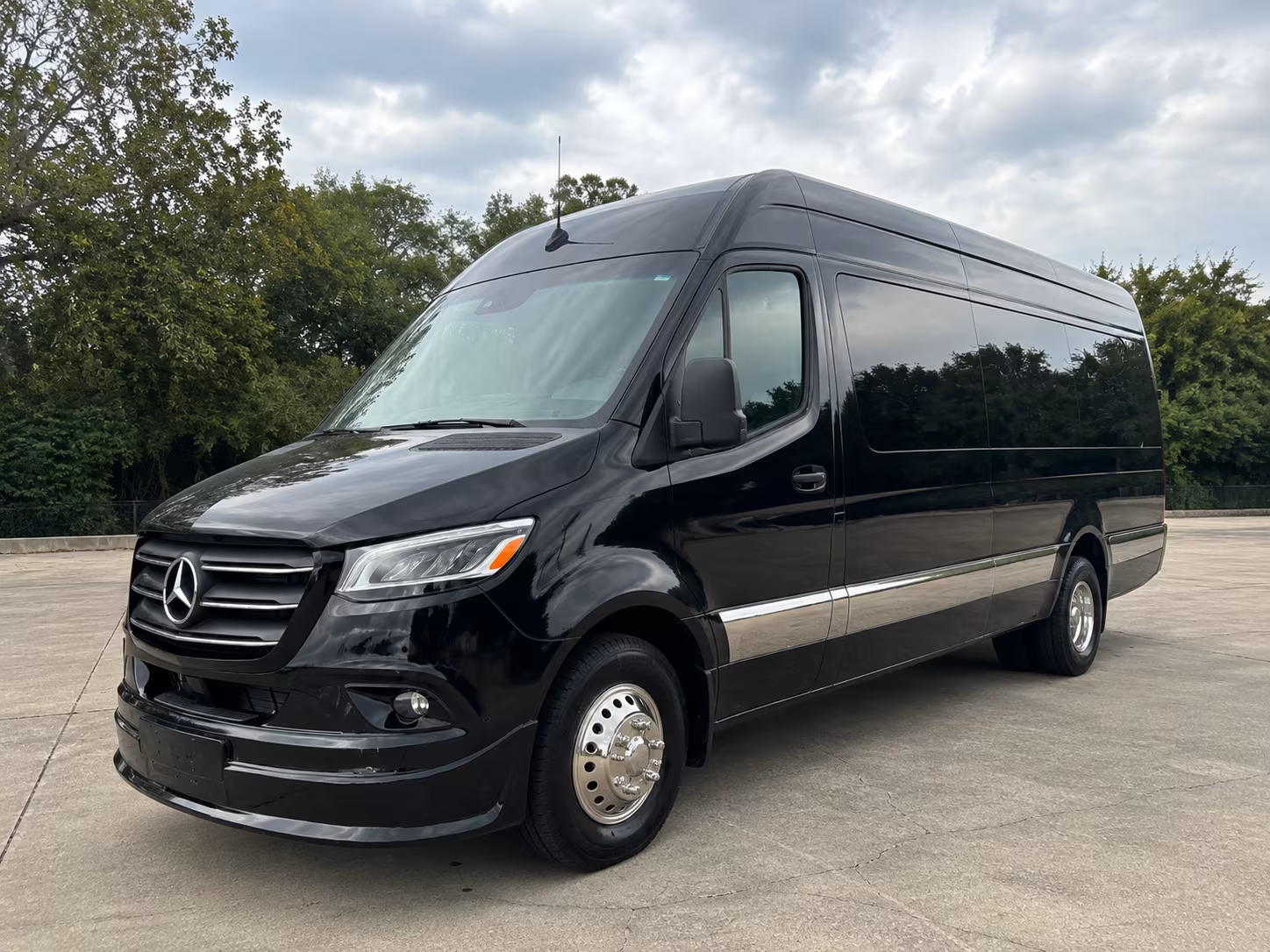 sprinter van and minibus wine tour rentals around laredo and webb county