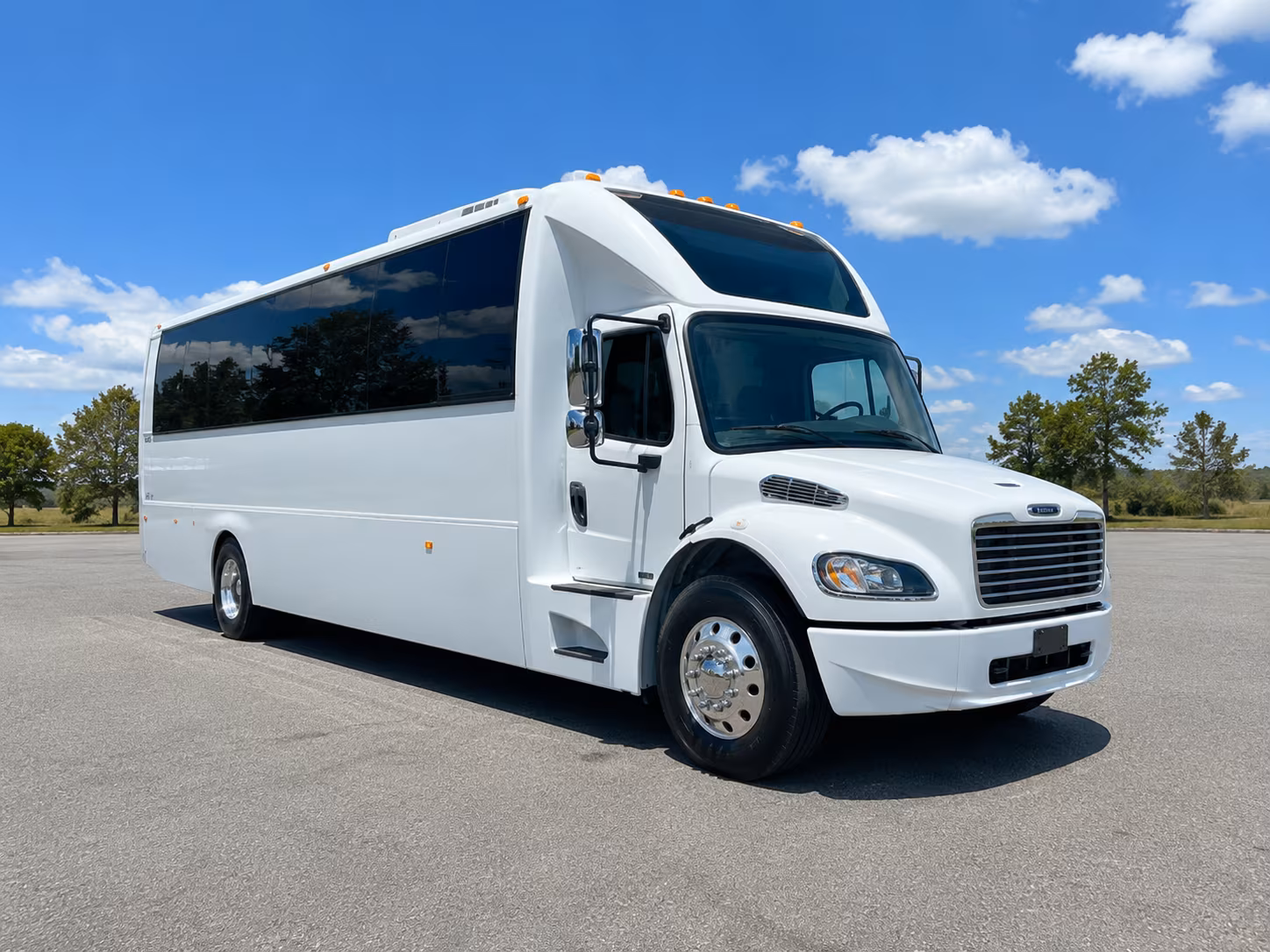 why rent using laredominibuscompany com